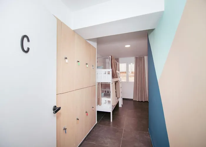 ホステル Kenza *